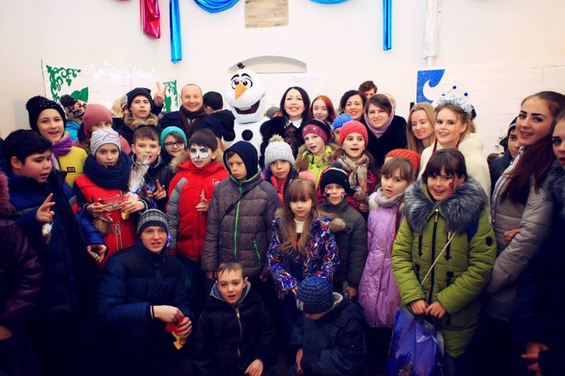 Тетяна Петракова подарувала дітям з прифронтових зон казкове свято у резиденції Святого Миколая